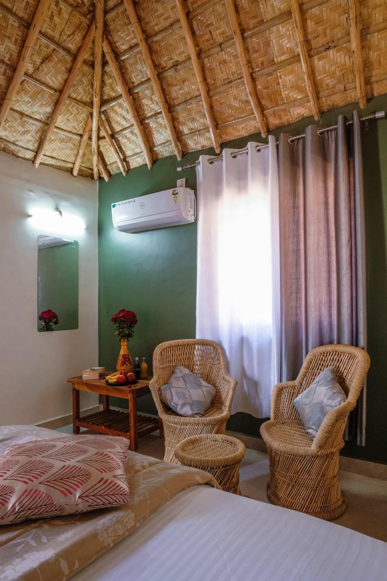 The Hideout Cottage And Restaurant Hampi Esterno foto