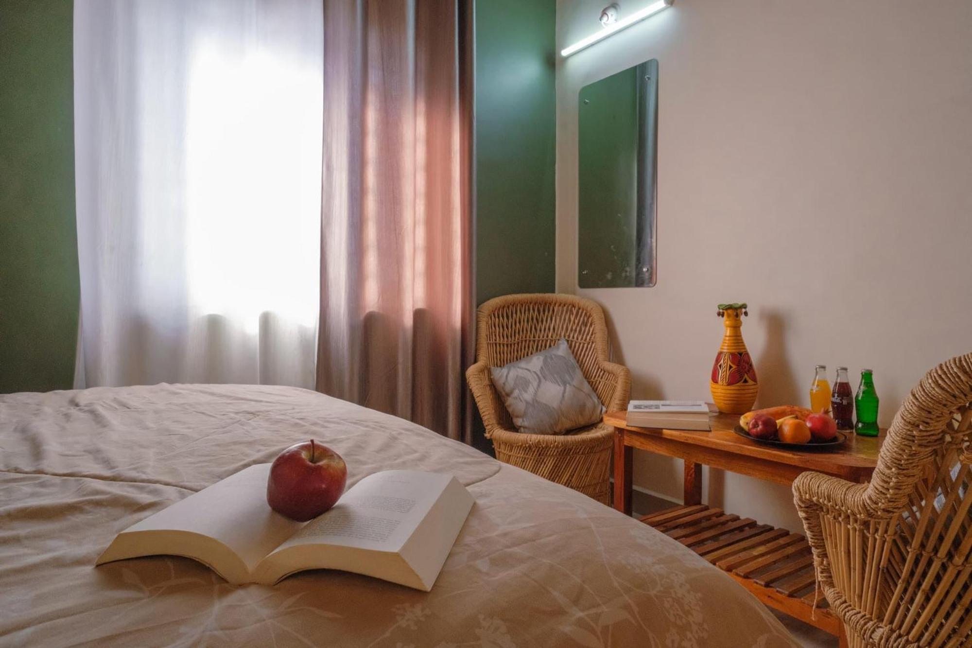 The Hideout Cottage And Restaurant Hampi Esterno foto