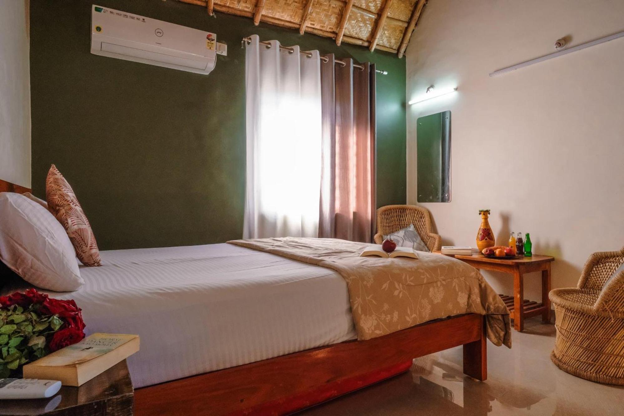The Hideout Cottage And Restaurant Hampi Esterno foto